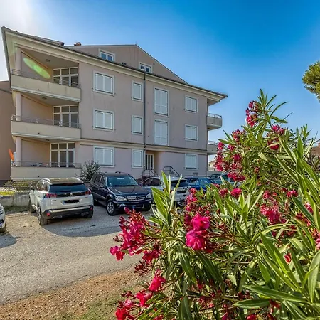 Enjoy At L&c Apartment Rovinj